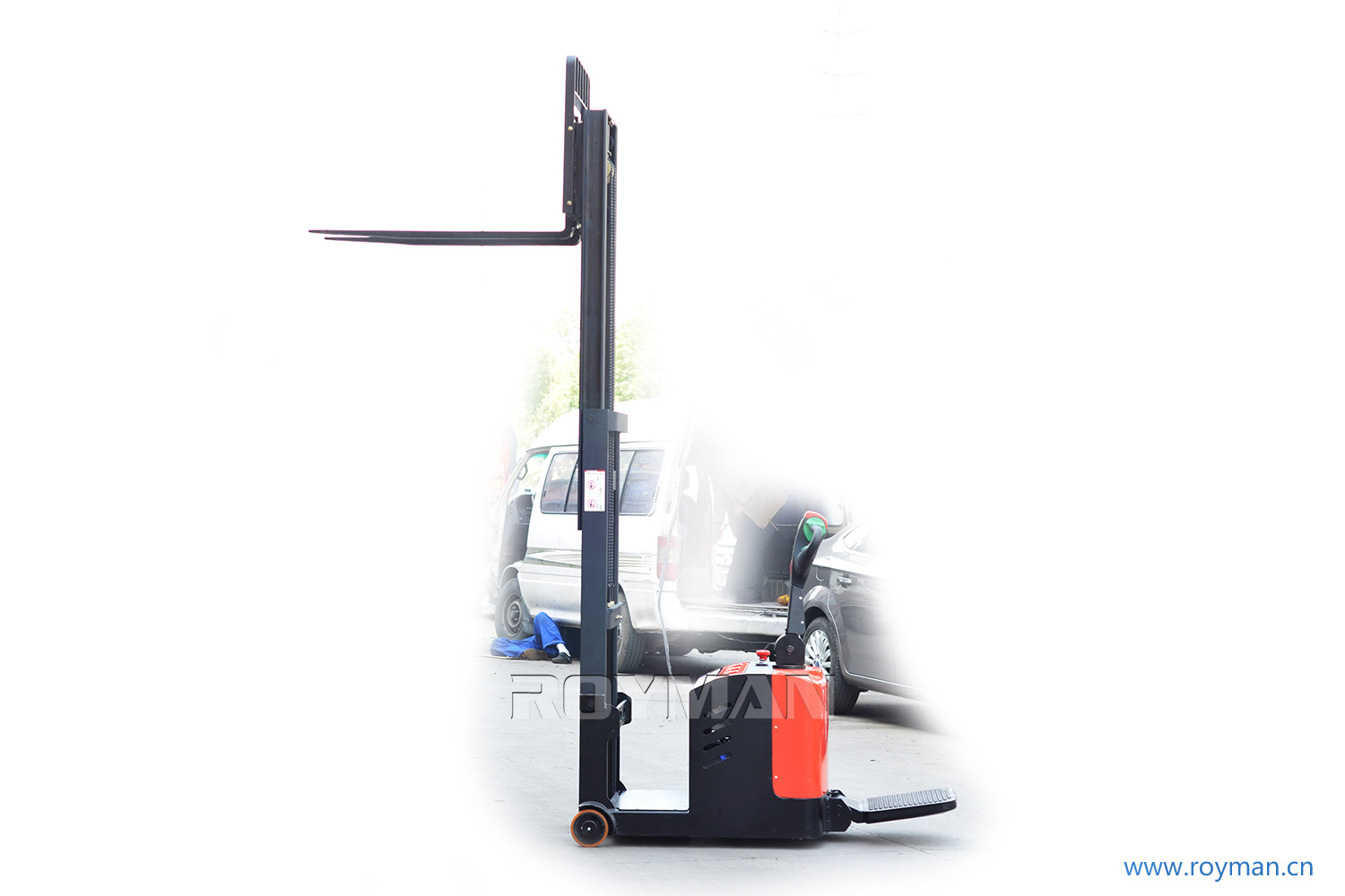 無(wú)腿全電動(dòng)堆高車